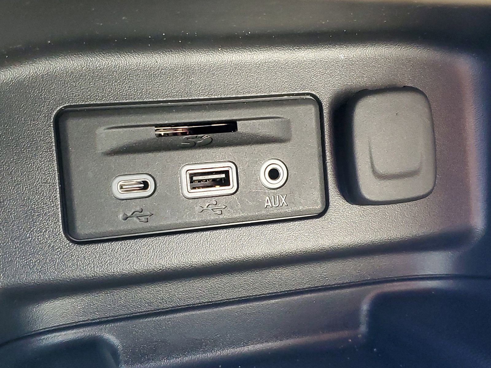 Used 2022 Chevrolet Equinox Premier image 28