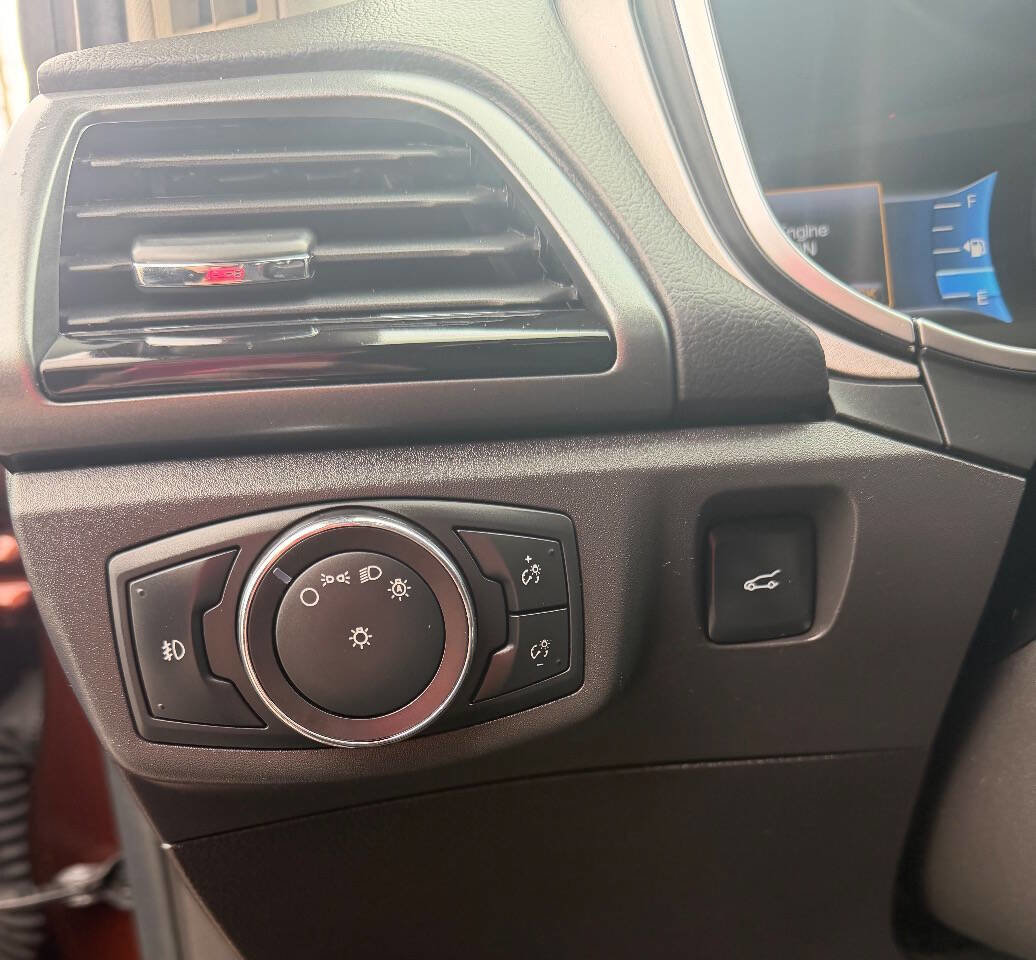 Used 2016 Ford Fusion SE image 24