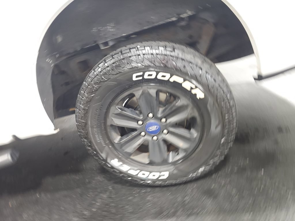 Used 2016 Ford F150 XLT AWD/4WD image 31
