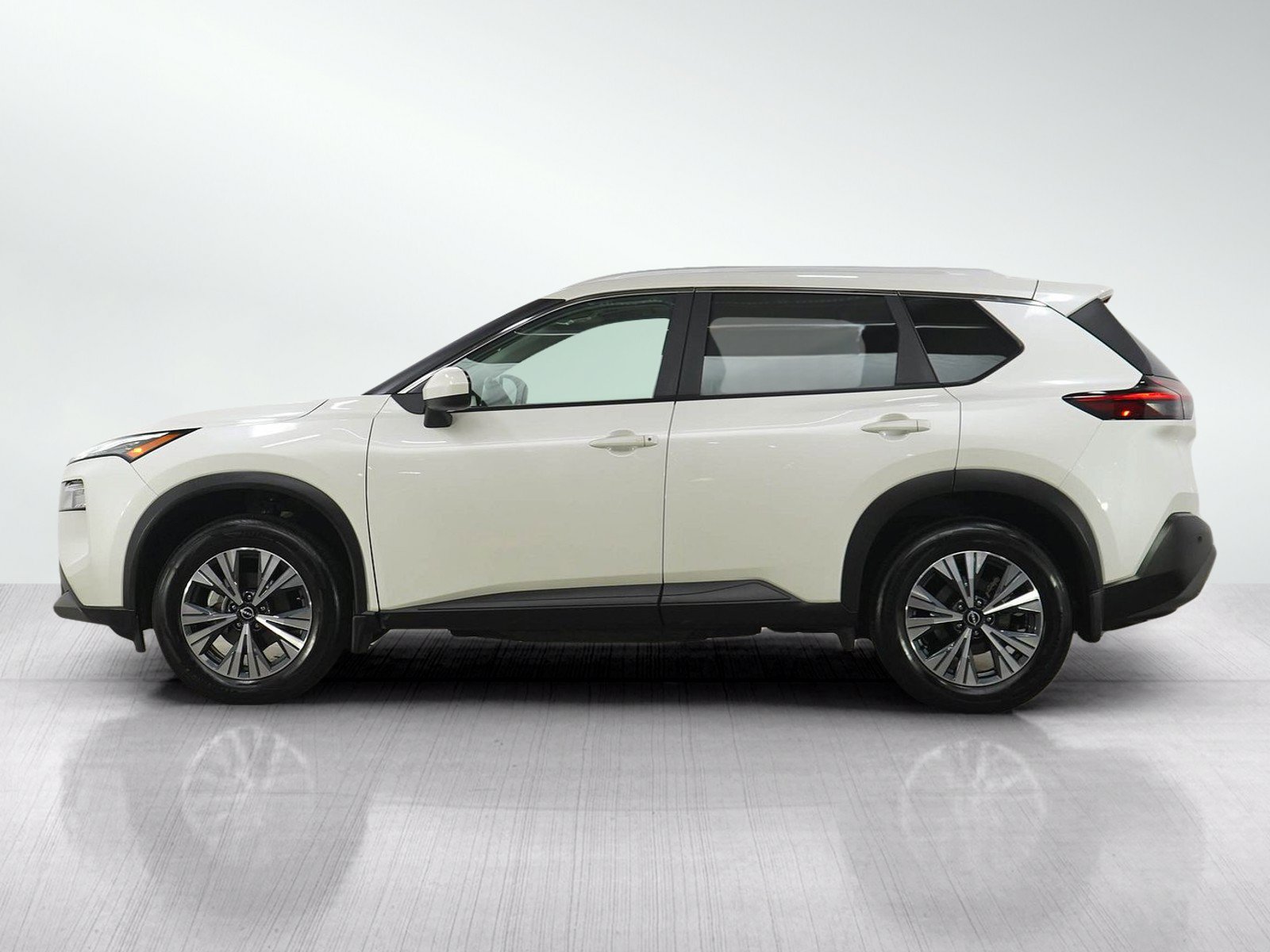 Used 2023 Nissan Rogue SV w/ SV Premium B Package AWD/4WD image 2
