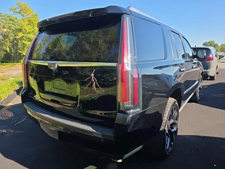 Used 2015 Cadillac Escalade Premium AWD/4WD image 3