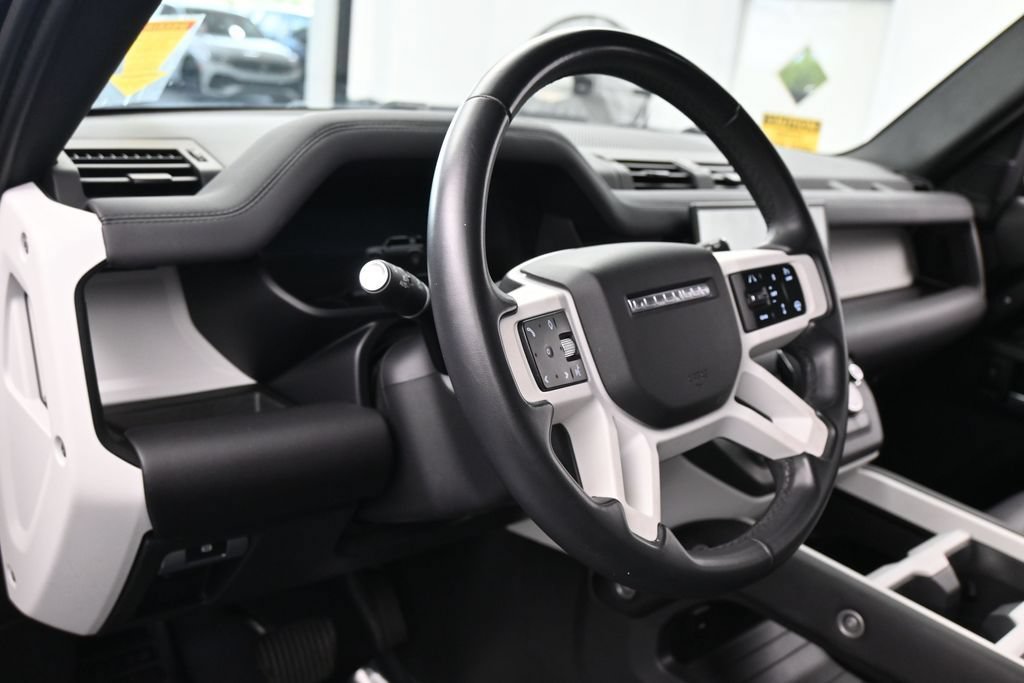 Used 2025 Land Rover Defender 110 S AWD/4WD image 15