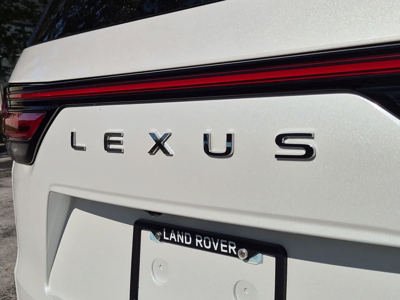 Used 2025 Lexus LX 700h Overtrail w/ Accessory Package (Z1) AWD/4WD image 12