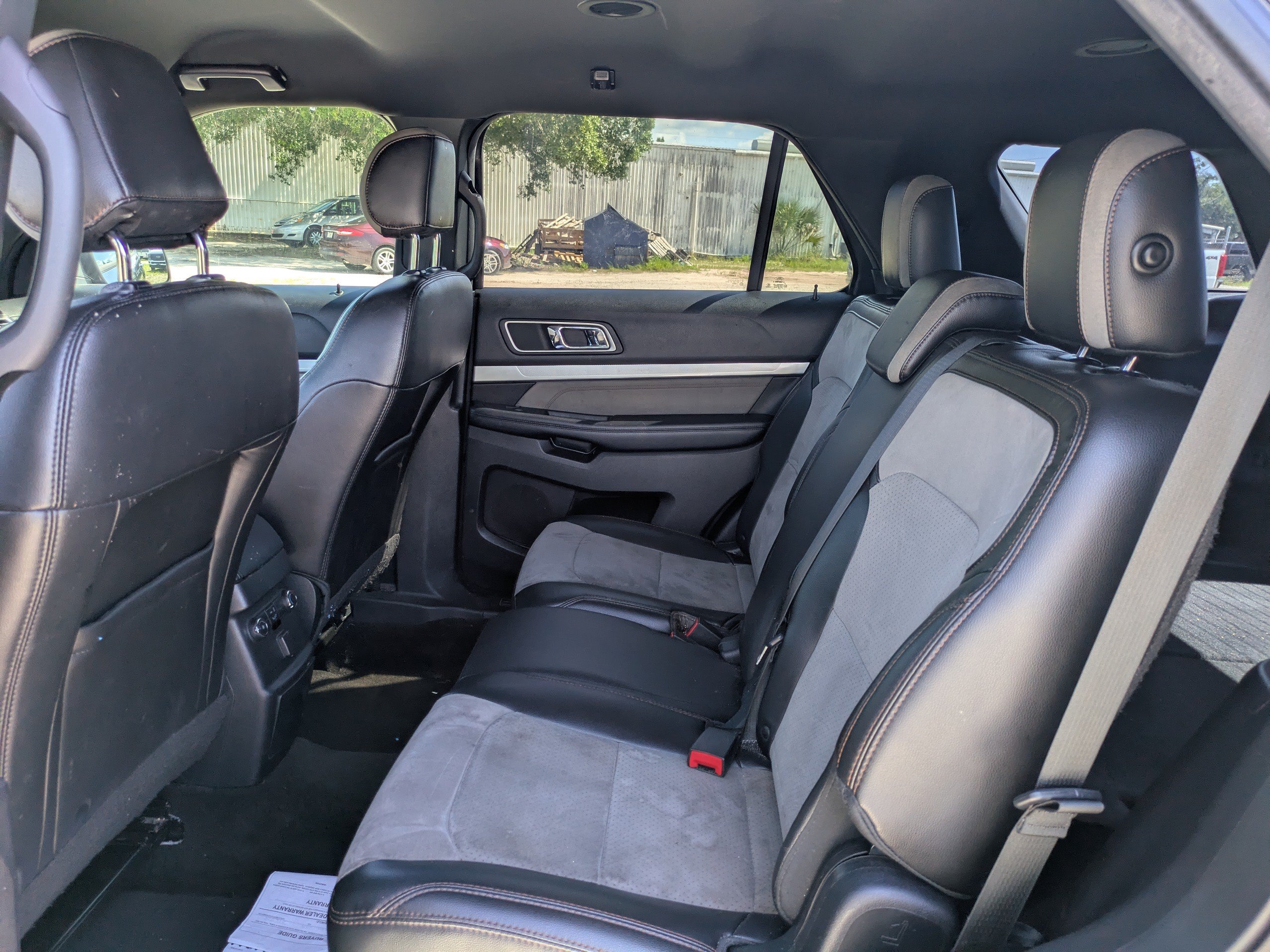 Used 2017 Ford Explorer XLT w/ Equipment Group 202A FWD image 13