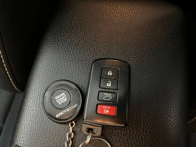 Used 2018 Toyota RAV4 XLE AWD/4WD image 46