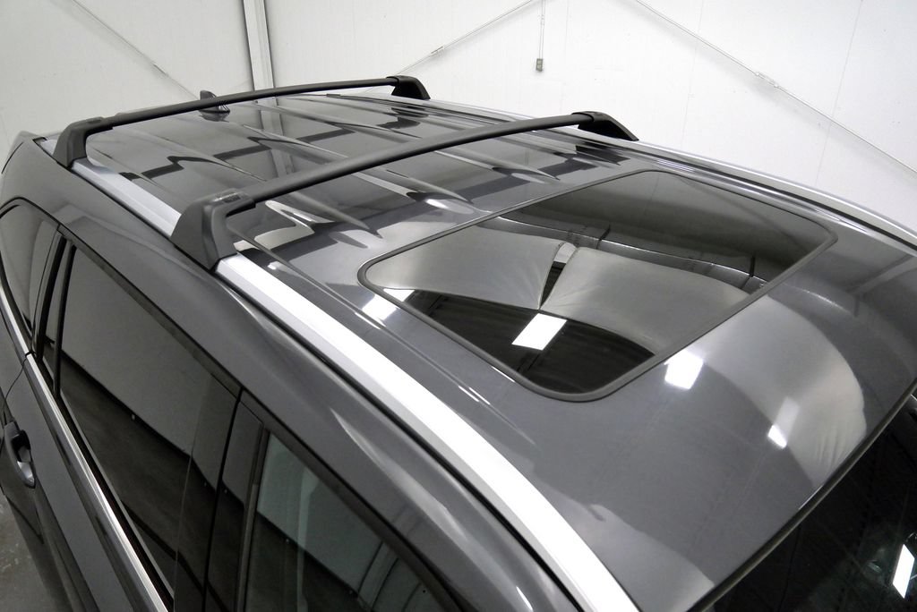 Used 2021 Toyota Highlander XLE AWD/4WD image 40