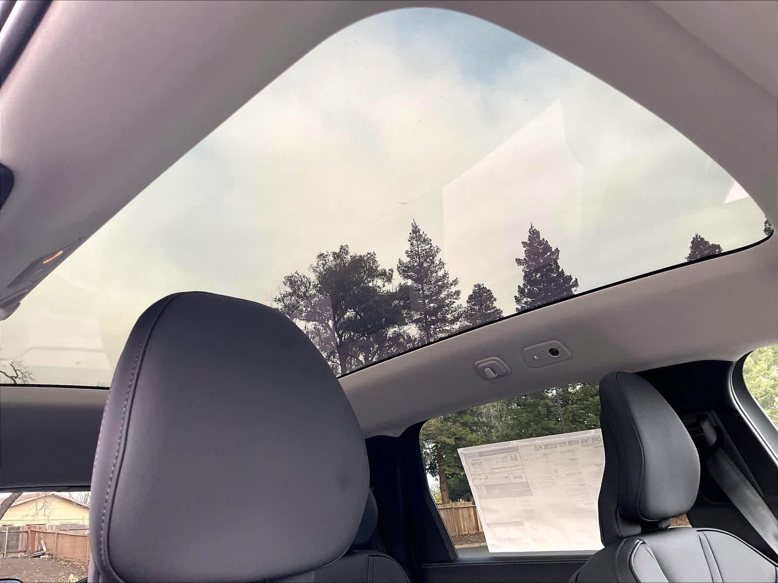 New 2025 Volvo EX90 Plus w/ Protection Package Premier AWD/4WD image 30