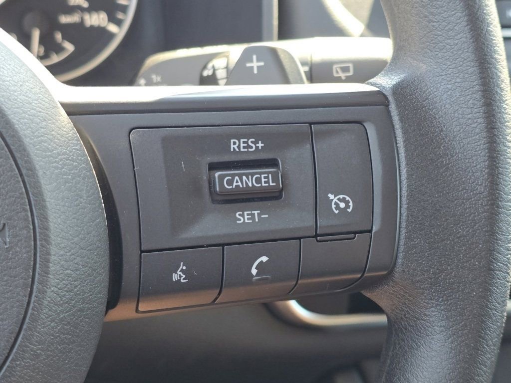 Used 2023 Nissan Rogue S image 25