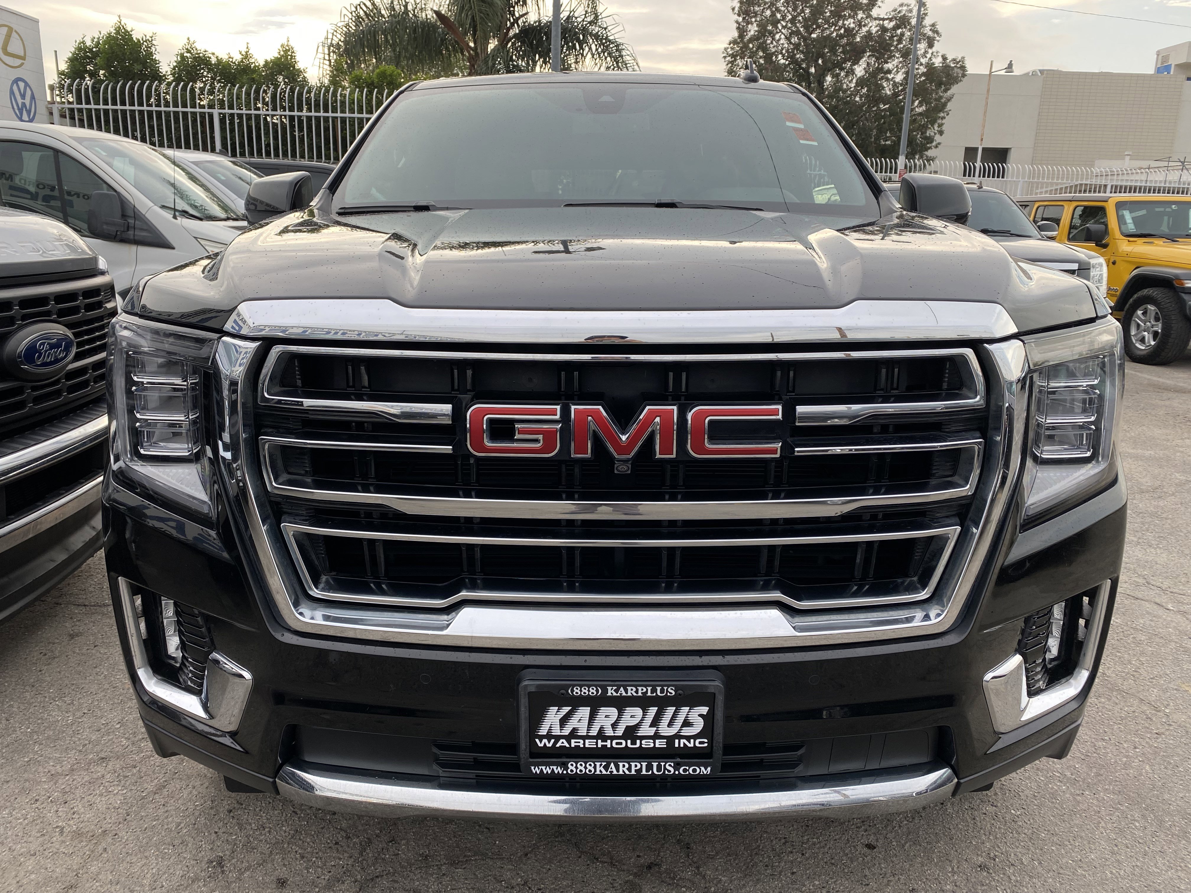 Used 2021 GMC Yukon SLT w/ SLT Luxury Plus Package image 3