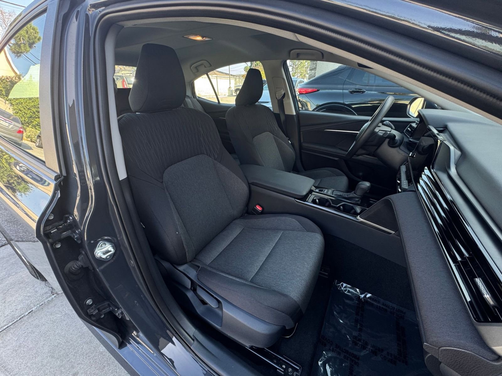 Used 2025 Toyota Camry LE image 35