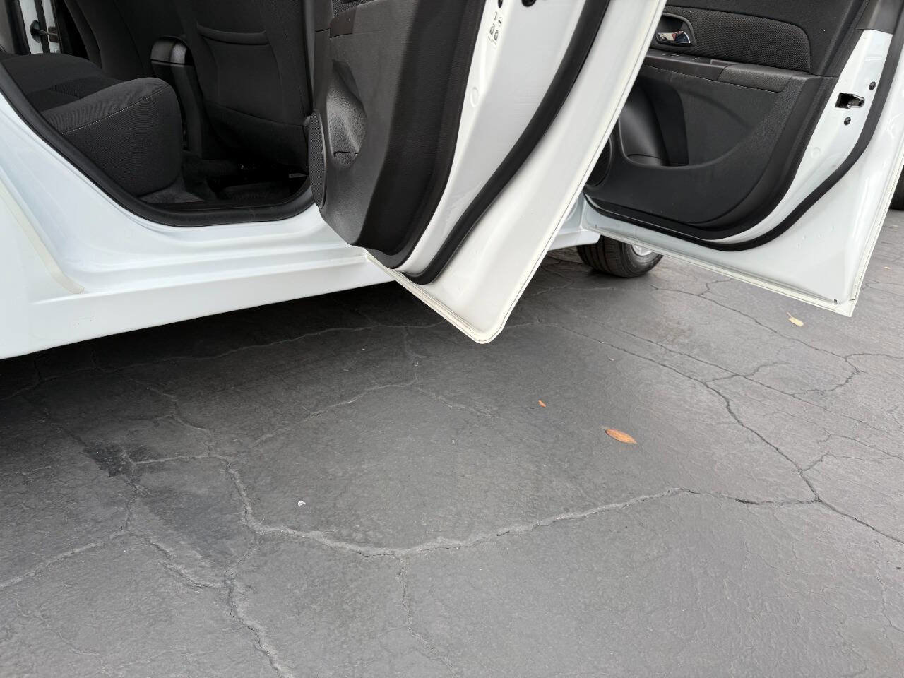 Used 2016 Chevrolet Cruze LT image 8