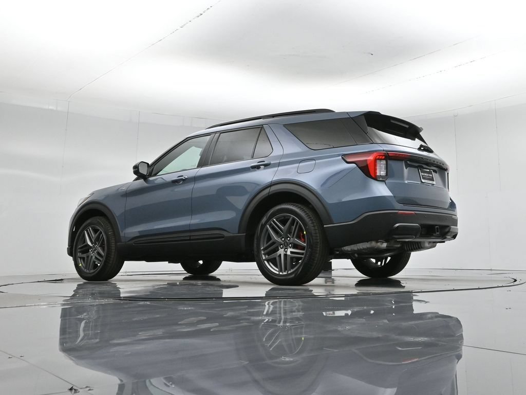 New 2026 Ford Explorer ST-Line w/ ST-Line Street Pack AWD/4WD image 3