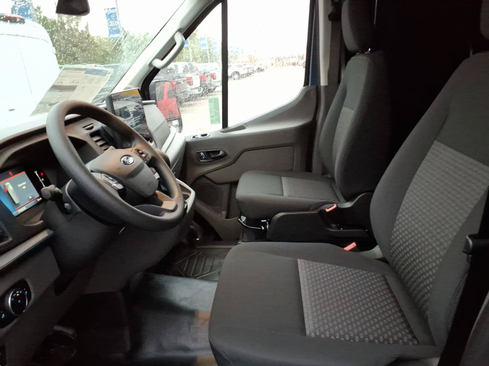 New 2027 Ford Transit 250 148 Medium Roof RWD image 5