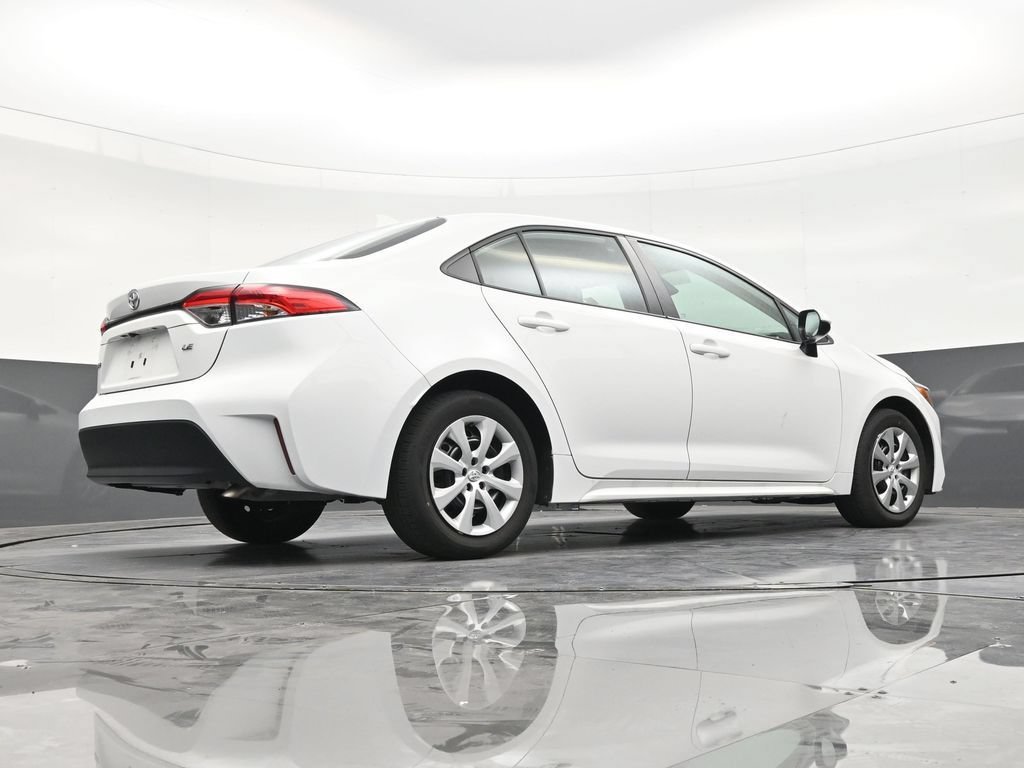 Used 2025 Toyota Corolla LE FWD image 24
