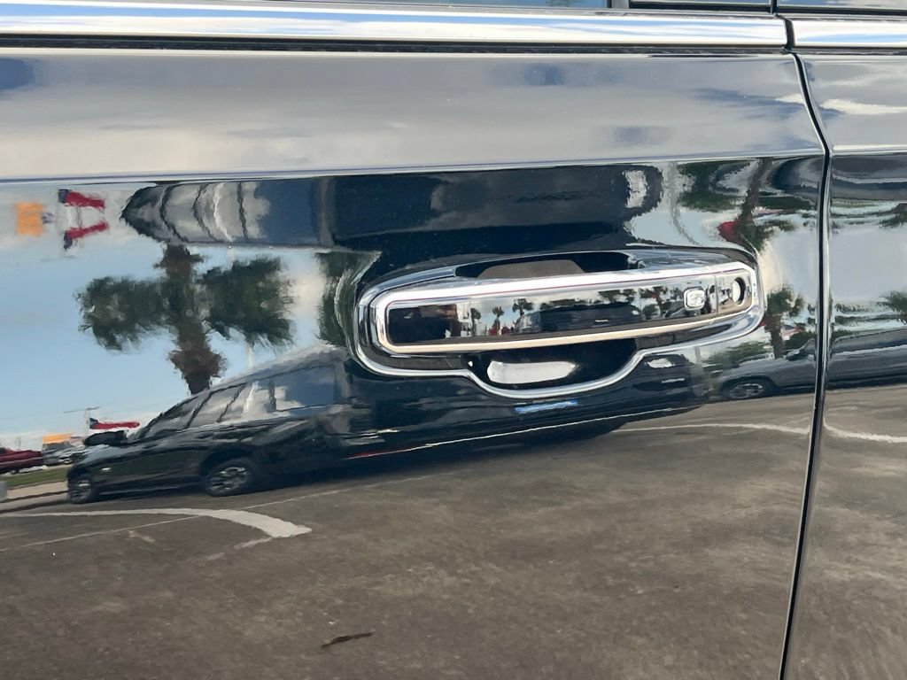 New 2026 Chevrolet Suburban Premier RWD image 26