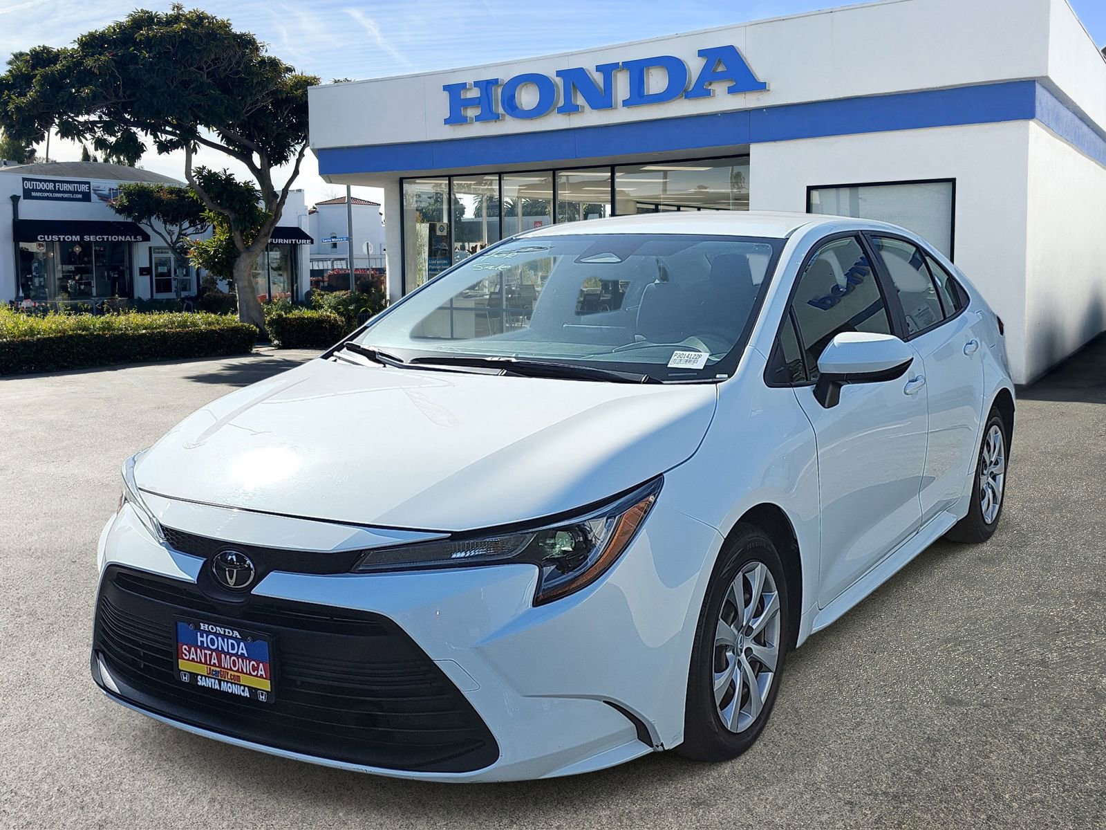 Used 2023 Toyota Corolla LE w/ Carpet Mat Package (TMS) FWD image 1