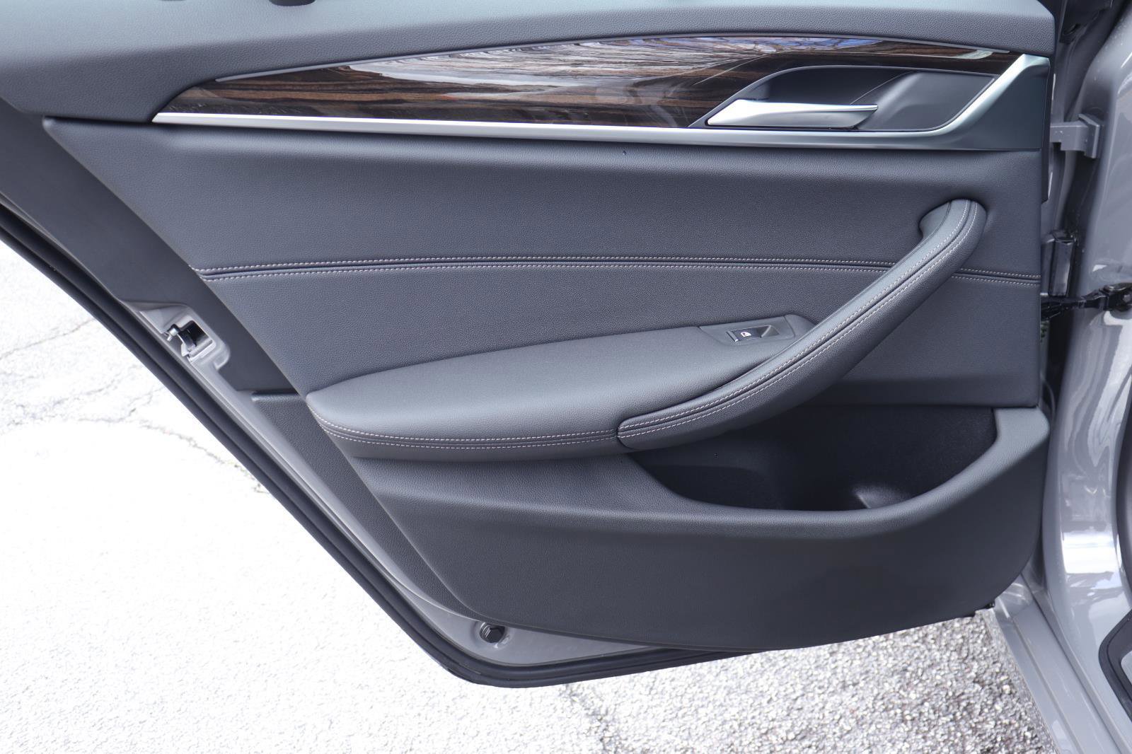 Certified 2022 BMW 540i image 12