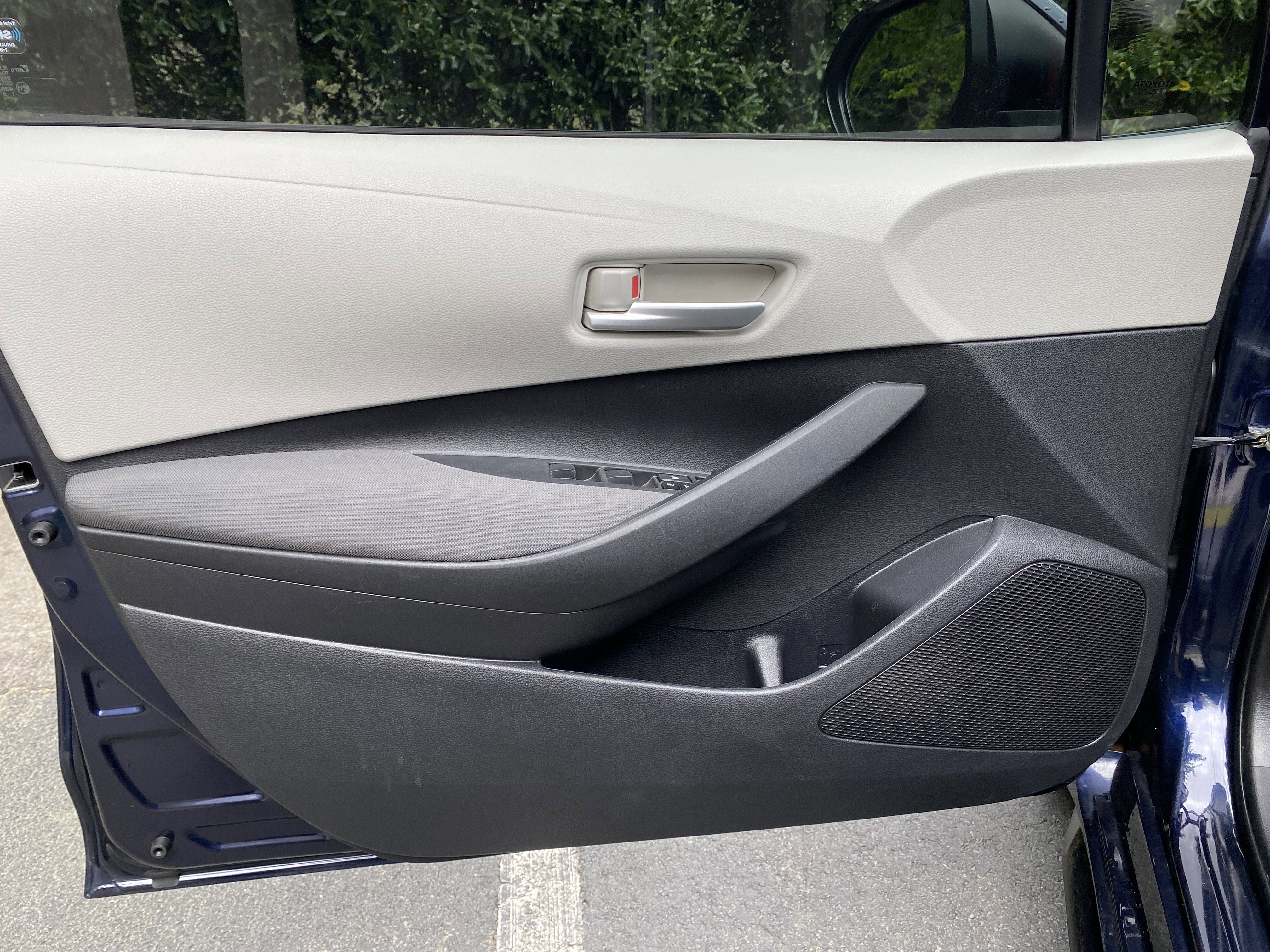 Used 2021 Toyota Corolla LE image 14