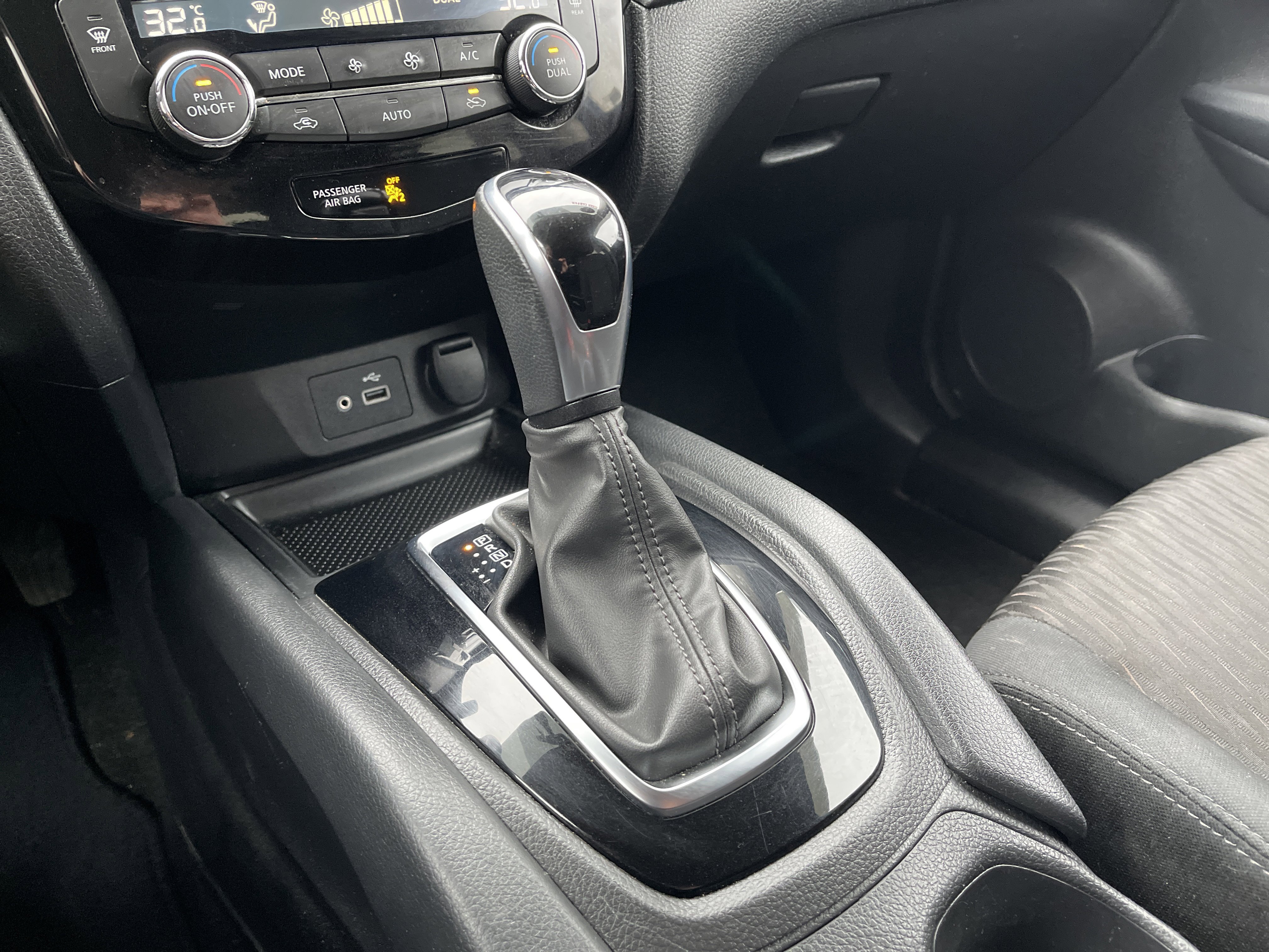 Used 2019 Nissan Rogue S AWD/4WD image 18