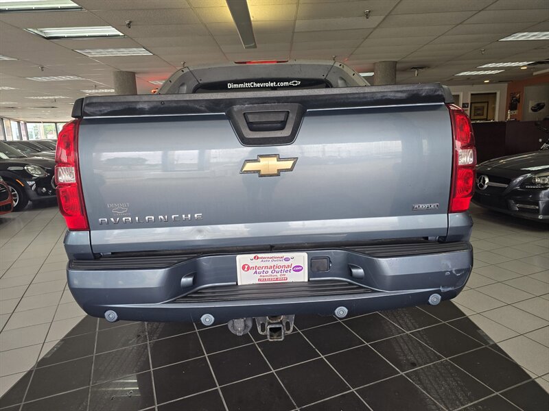 Used 2011 Chevrolet Avalanche LT w/ Regional Value Package RWD image 5