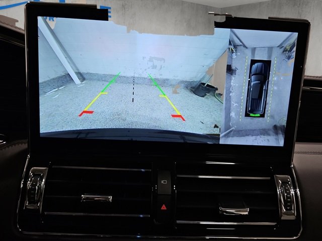 Used 2024 Lincoln Navigator Black Label image 16