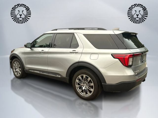 Certified 2025 Ford Explorer Active w/ Active Comfort Package AWD/4WD image 9