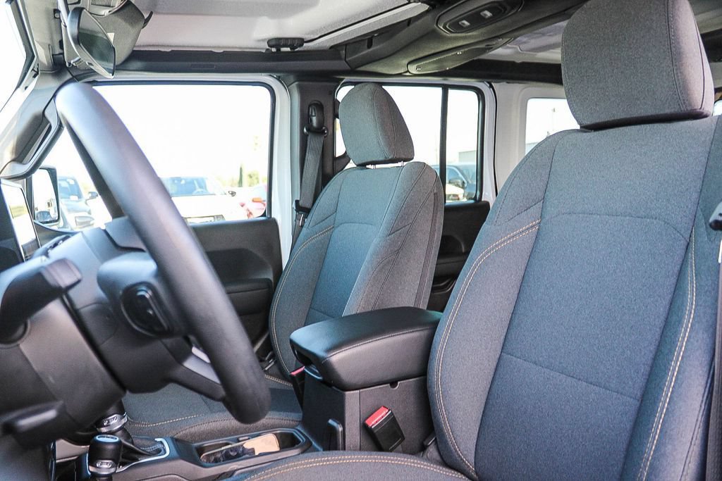 Used 2025 Jeep Wrangler Unlimited Sport AWD/4WD image 18