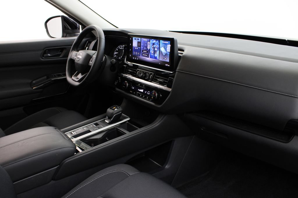 Used 2026 Nissan Pathfinder SV FWD image 24