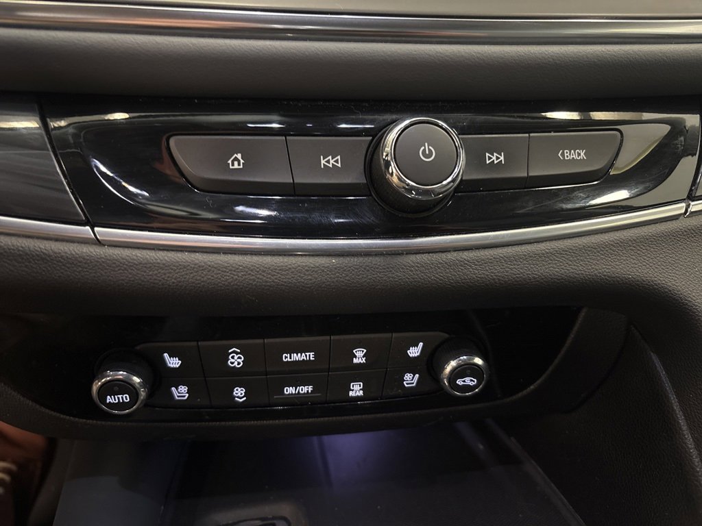 Used 2021 Buick Enclave Premium w/ Sun and Sites Package image 13