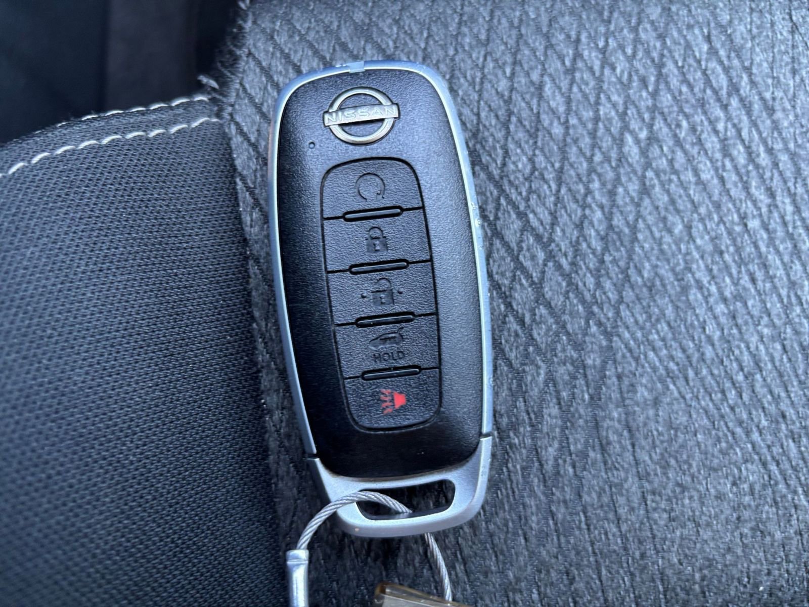 Used 2025 Nissan Rogue SV FWD image 28