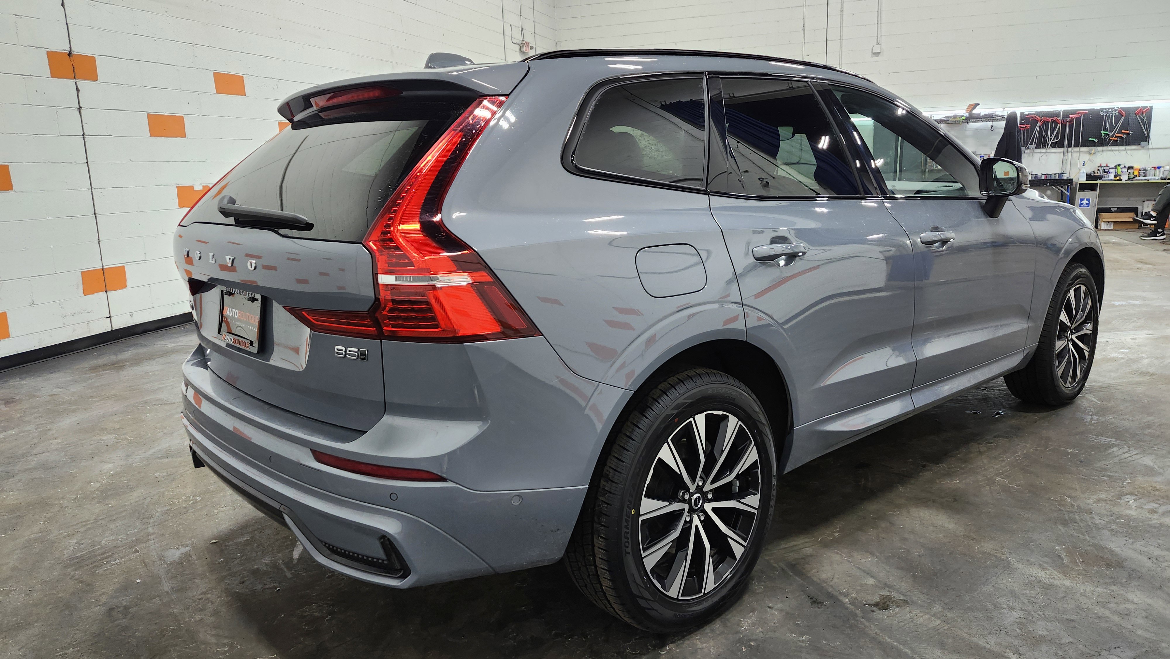 Used 2024 Volvo XC60 B5 Plus image 17