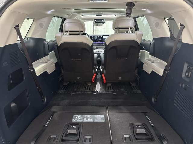 Certified 2025 Kia Carnival SX Prestige FWD image 32