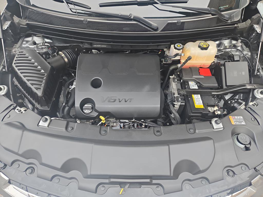 Used 2023 Chevrolet Traverse Premier w/ LPO, Floor Liner Package image 24