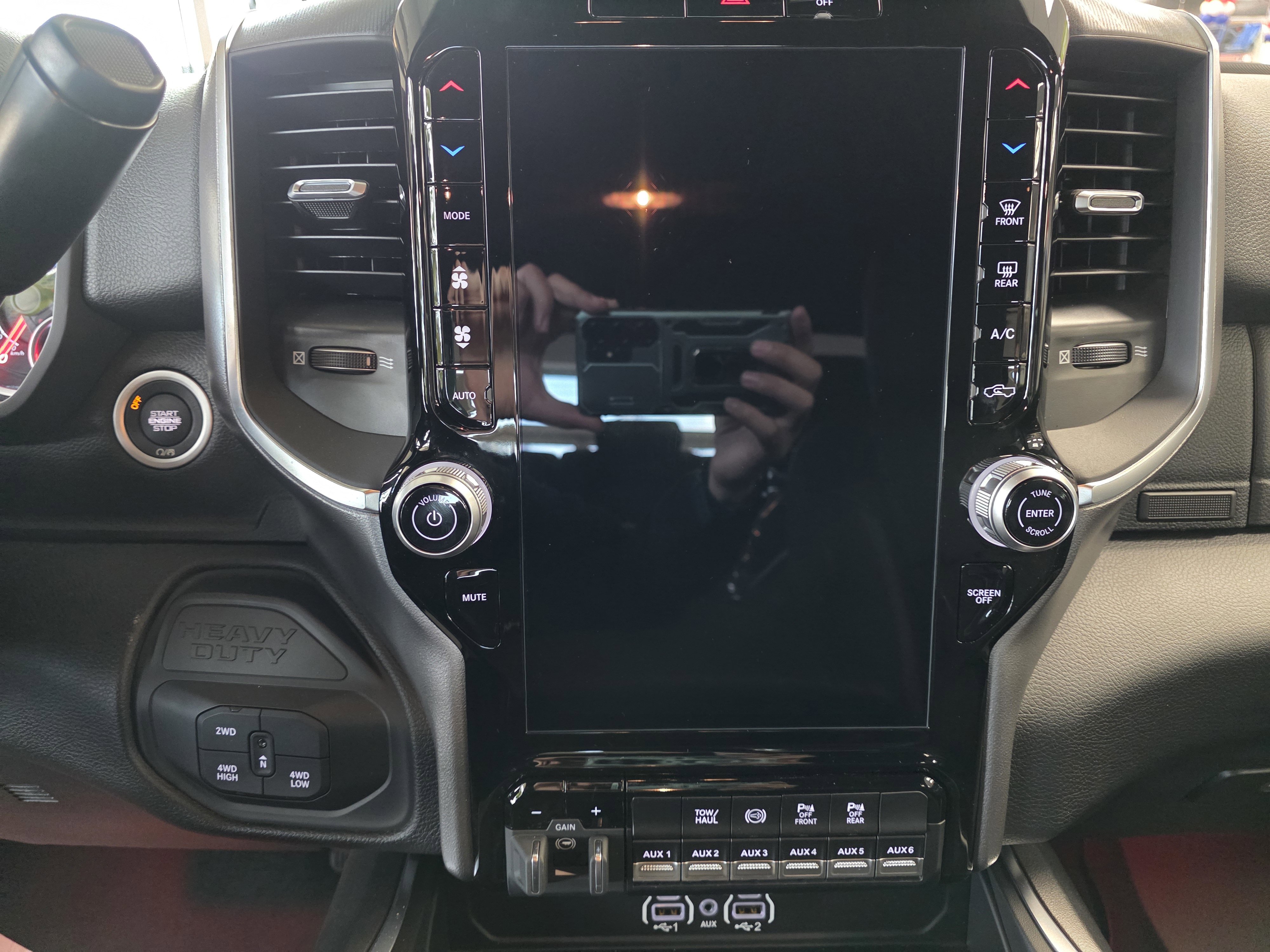 New 2025 RAM 2500 Big Horn AWD/4WD image 10