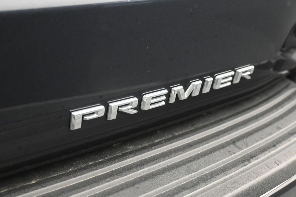 Used 2023 Chevrolet Suburban Premier AWD/4WD image 37