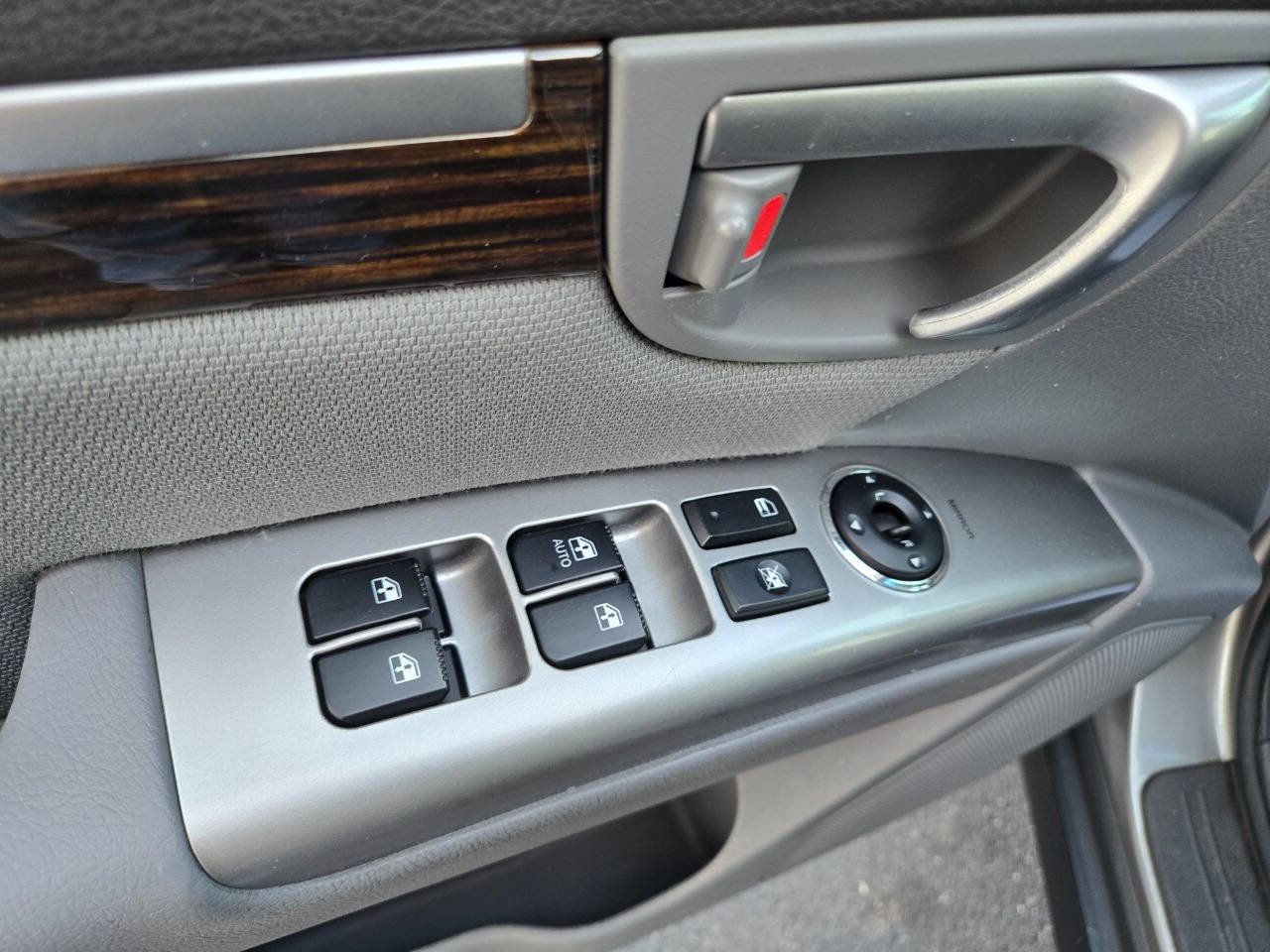 Used 2012 Hyundai Santa Fe GLS image 14