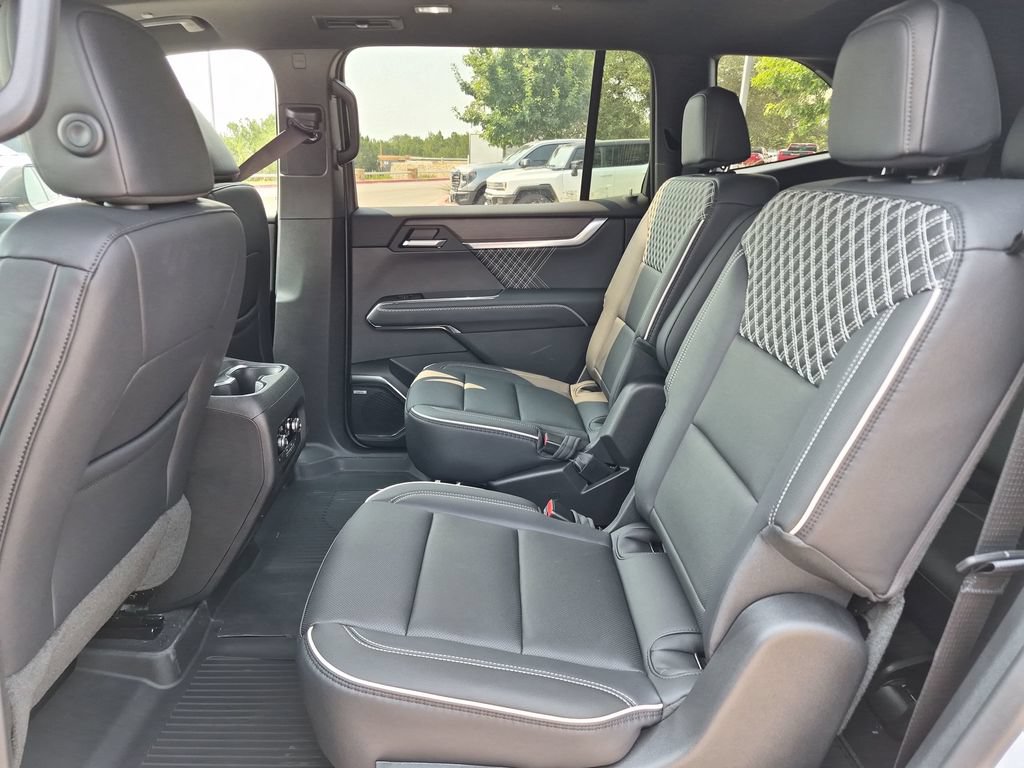 New 2027 GMC Acadia Denali w/ LPO, Floor Liner Package FWD image 34