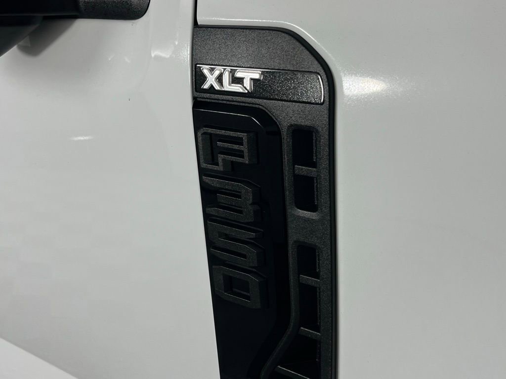 Used 2023 Ford F350 XLT w/ XLT Premium Package image 32