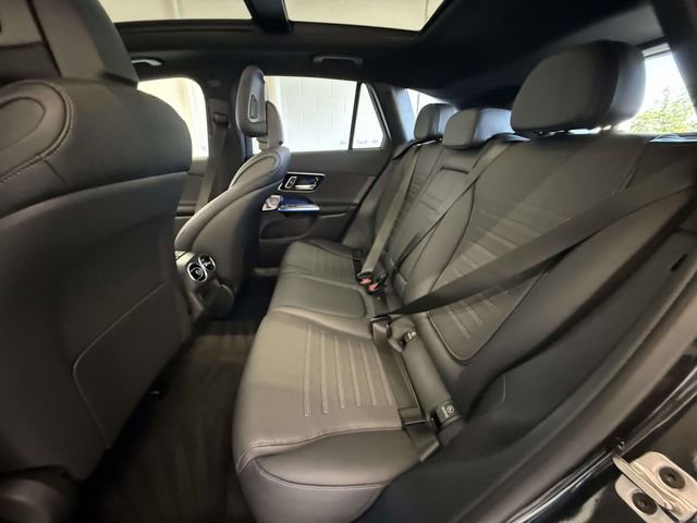 Used 2025 Mercedes-Benz GLC 300 4MATIC image 19