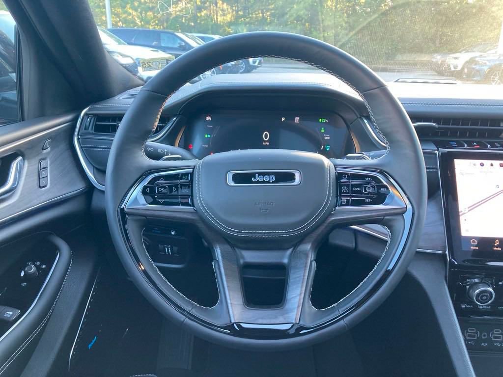 New 2024 Jeep Grand Cherokee Overland w/ Advanced Protech Group III image 11