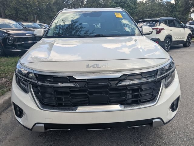 Certified 2025 Kia Seltos SX w/ SX Sunroof Package AWD/4WD image 7