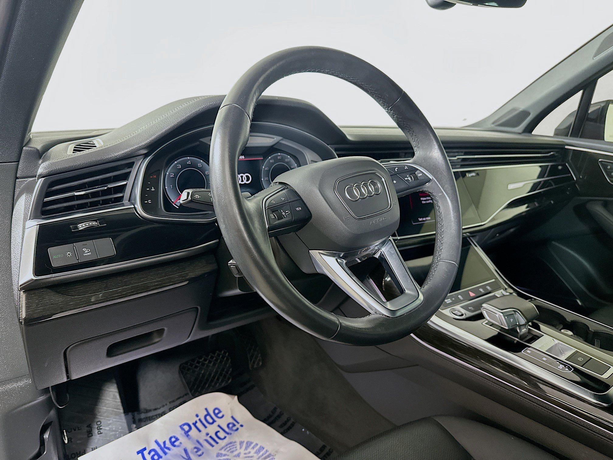 Used 2023 Audi Q7 2.0T Premium Plus w/ Premium Plus Package AWD/4WD image 2
