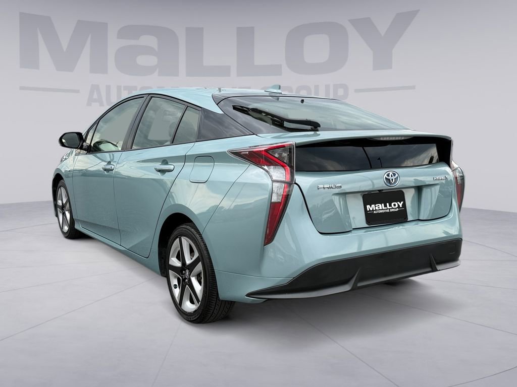 Used 2016 Toyota Prius Three Touring FWD image 3