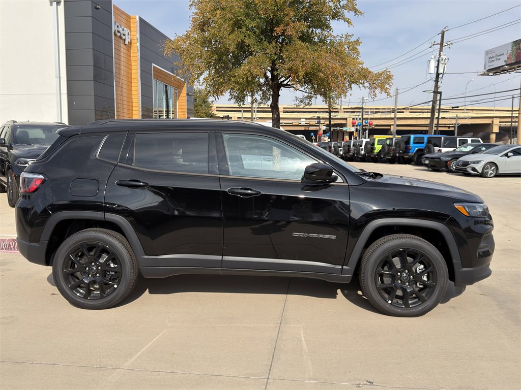 New 2026 Jeep Compass Latitude image 4