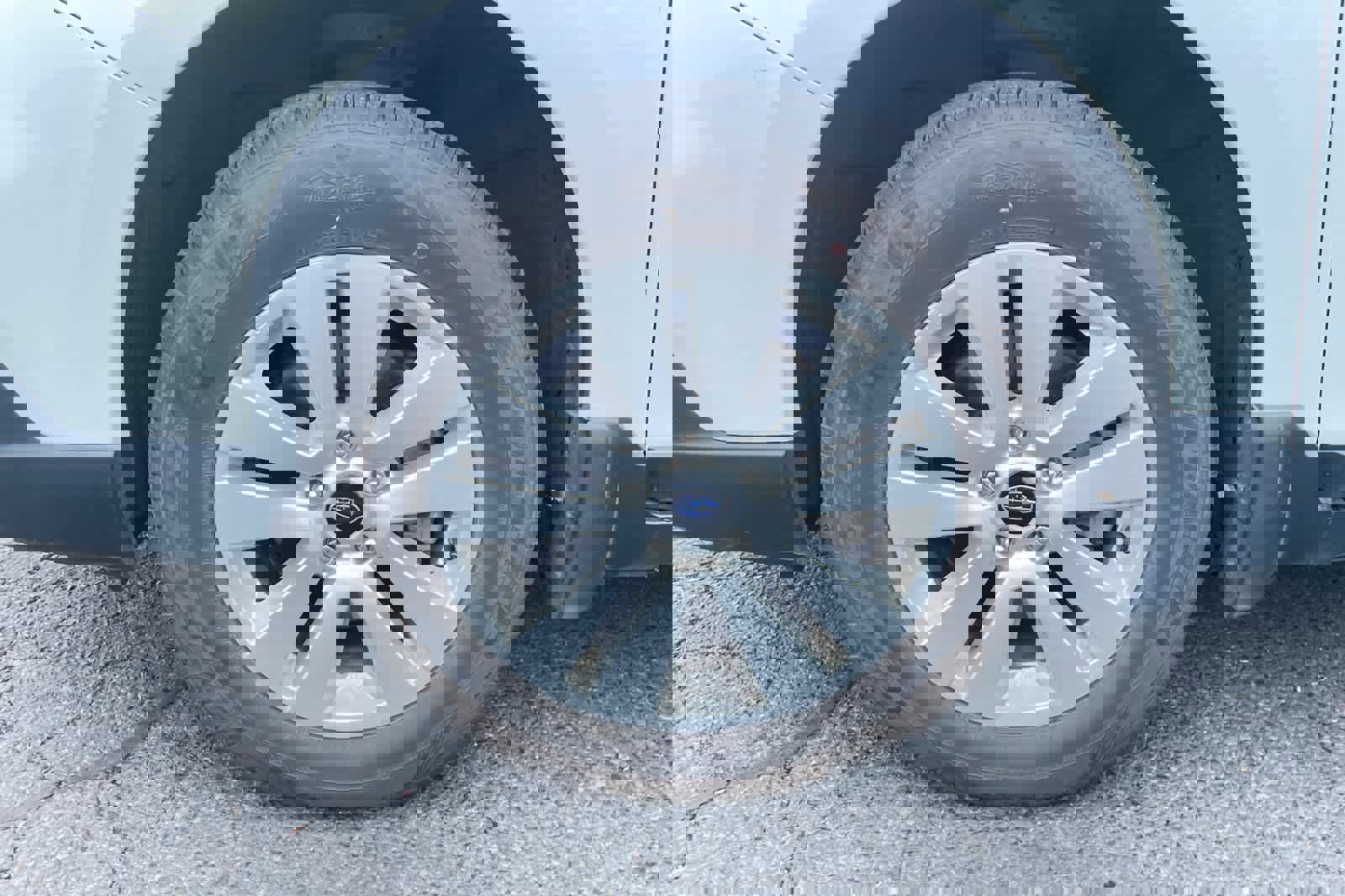 Used 2019 Subaru Outback 2.5i Premium image 11