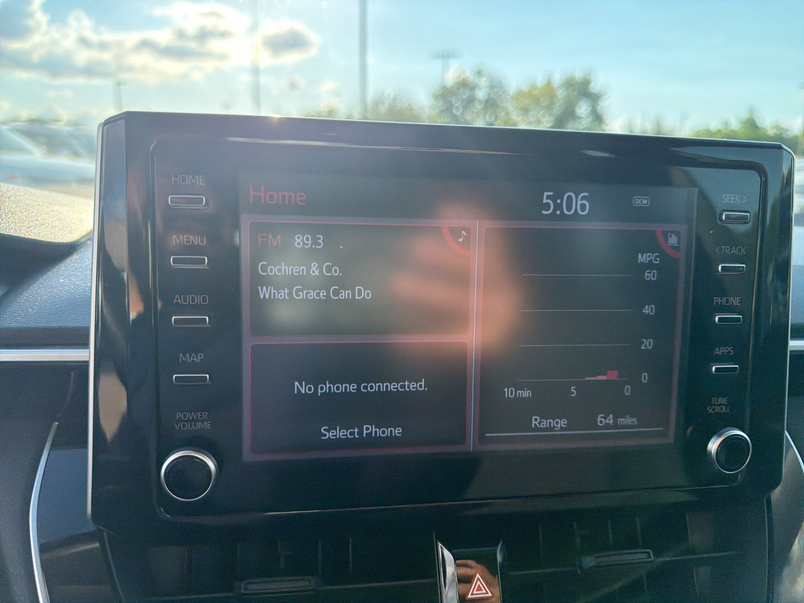Used 2020 Toyota Corolla LE FWD image 18