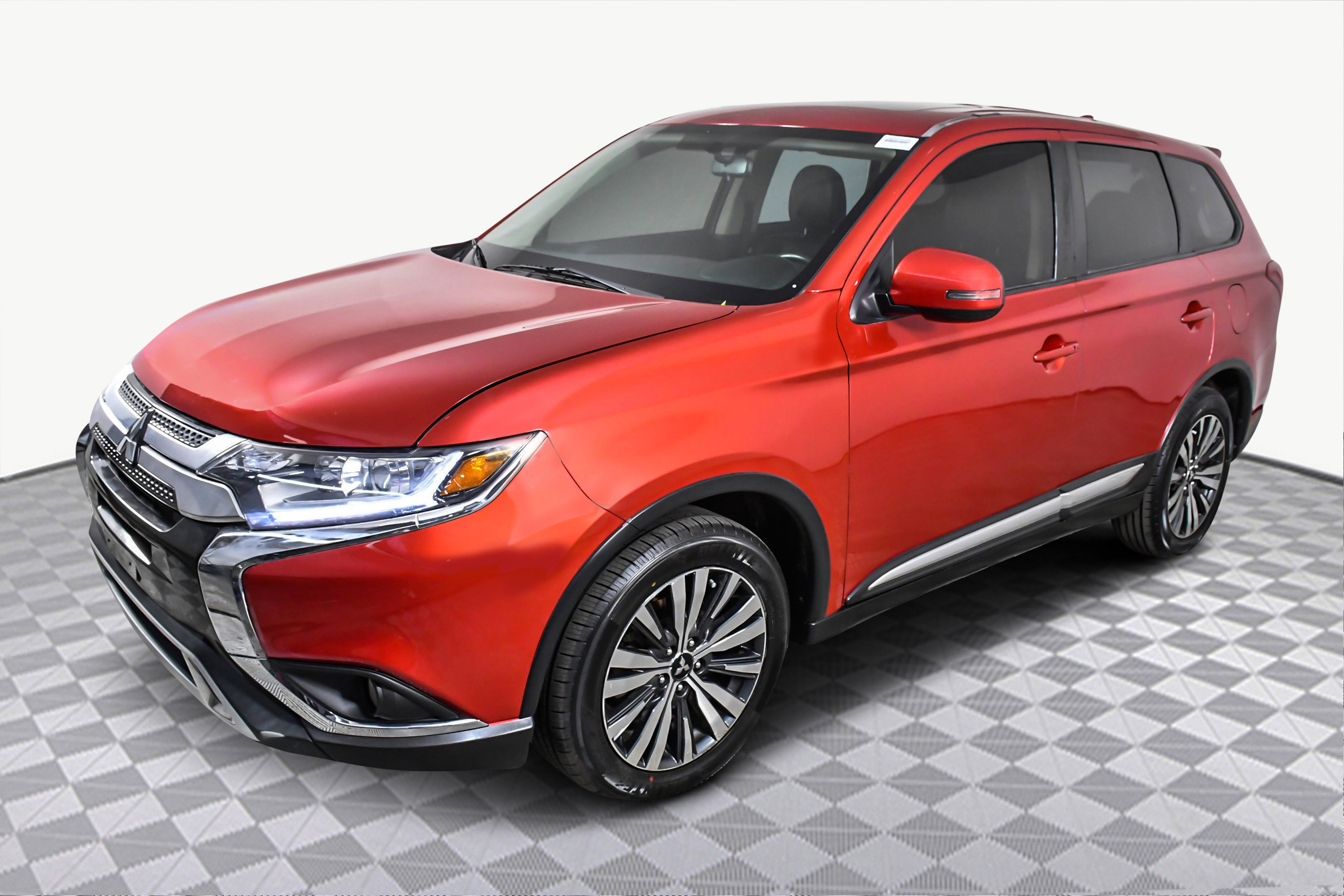 Used 2019 Mitsubishi Outlander LE image 4