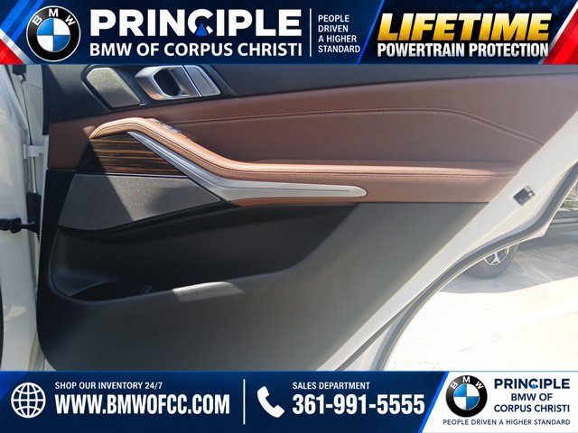 Used 2026 BMW X7 xDrive40i AWD/4WD image 12