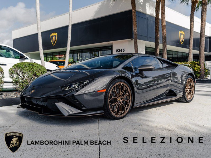 Used 2024 Lamborghini Huracan Tecnica image 1