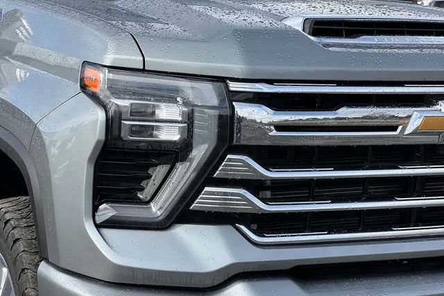 Used 2024 Chevrolet Silverado 3500 High Country w/ High Country Premium Package AWD/4WD image 45